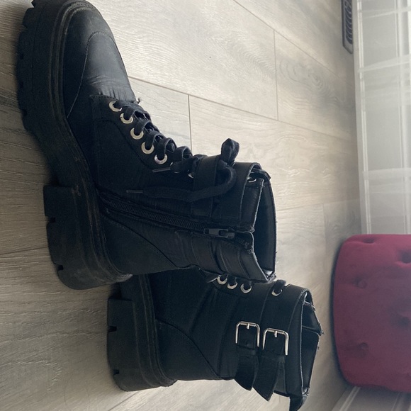 Black Zara chunky boots. - Picture 1 of 6